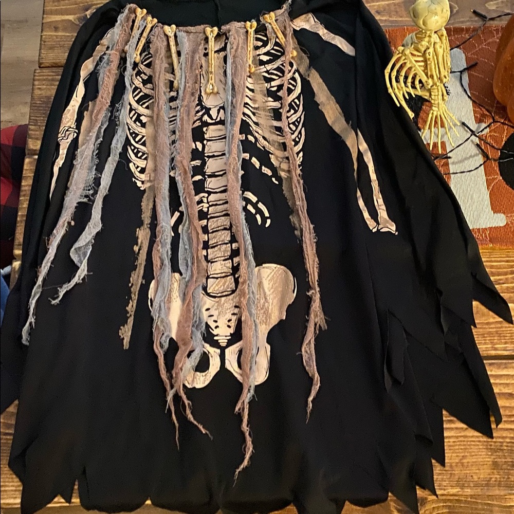 Woman’s witch doctor costume. OS